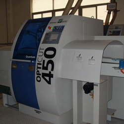 Automated Optical cutting machine - optimizes yield based on optical reading of wood profiles